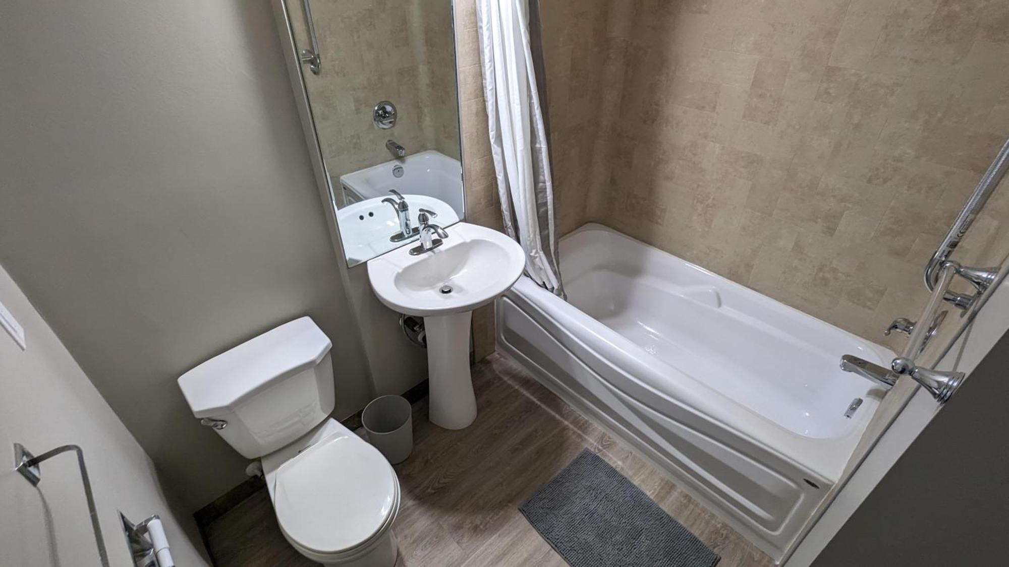 Riverside Motel Medicine Hat Room photo